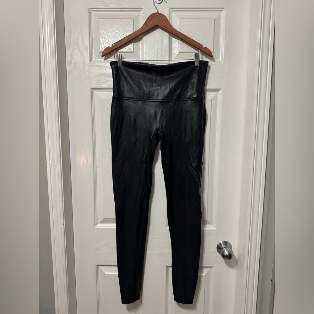 Spanx shape faux leather leggings size 1x TALL euc
